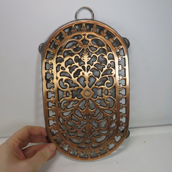 Old Dutch Design Company Other - Vintage 1997 Old Dutch Design Cast Iron Oval Trivet, Copper Finish Victorian